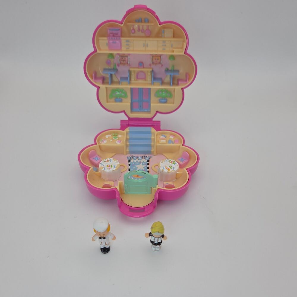 Vintage 1990 Polly Pocket Bluebird Mr. Fry's Restaurant + 2 figures - Complete